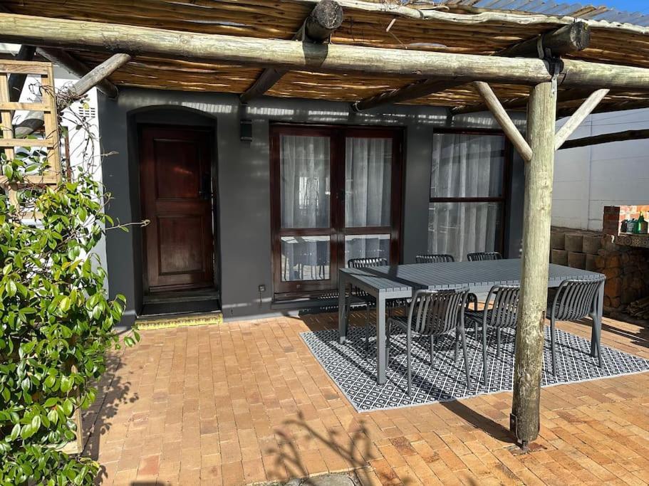 Little Paradise In Hout Bay